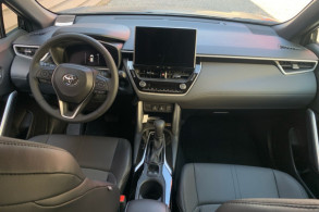 COROLLA CROSS 1.8 HYBRID 140 FWD E-CVT LOUNGE